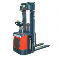 PS 12-20N全電動(dòng)常規(guī)型堆高車(chē)，諾力電動(dòng)堆高車(chē)