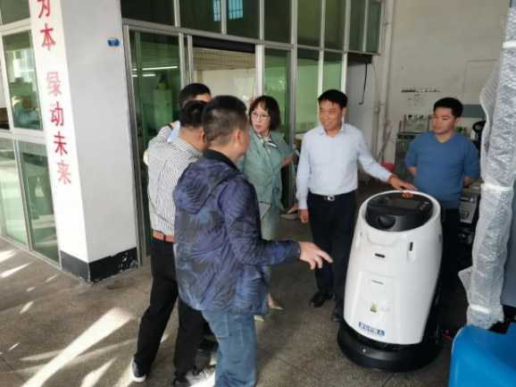 情暖永新昌丨熱烈歡迎廈門總商會(huì)舉辦的哈工大會(huì)長(zhǎng)班同學(xué)光臨廈門永新昌參觀指導(dǎo)。